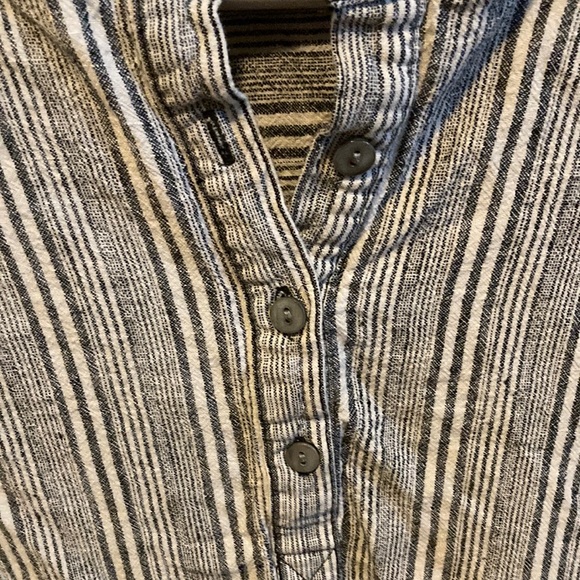 B.L.E.U Rails Striped Button-Up Shirt - Picture 5 of 7